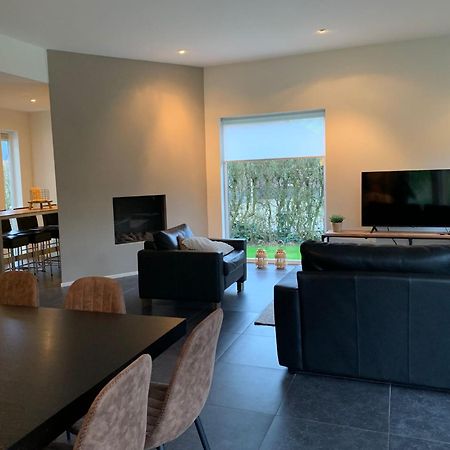 Villa Riverside Met Hottub, Eigen Aanlegsteiger, Zwemtrap, Trampoline En Kano'S Zeewolde Eksteriør billede