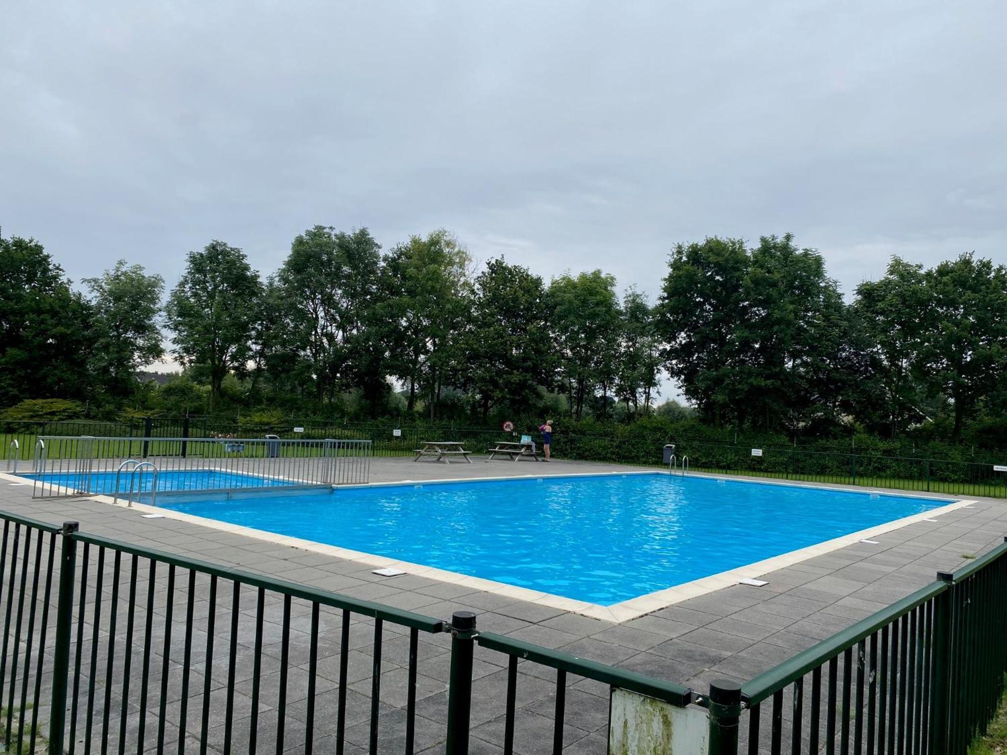 Villa Riverside Met Hottub, Eigen Aanlegsteiger, Zwemtrap, Trampoline En Kano'S Zeewolde Eksteriør billede